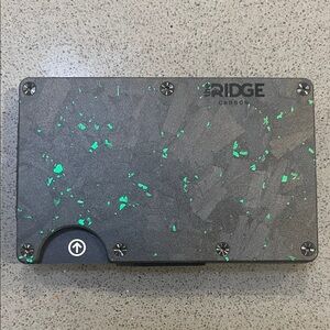 Ridge Carbon Fiber Money Clip - Black and Green